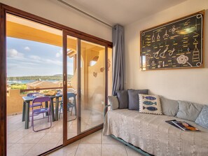 TV - D4 - F3, Baia de Bahas by Interhome (Golfo di Marinella)