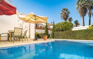 Pool - Beautiful apartment in Peñaflor (Peñaflor)