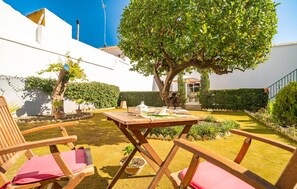 Outdoor dining - 4 bedroom lovely apartment in Peñaflor (Peñaflor)