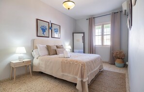 4 bedrooms, travel cot, free WiFi