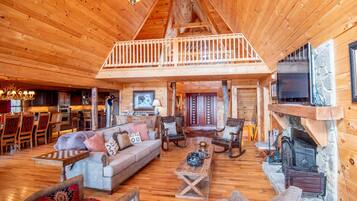 Televisie en een open haard