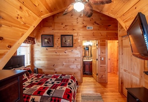 7 bedrooms, WiFi, bed sheets