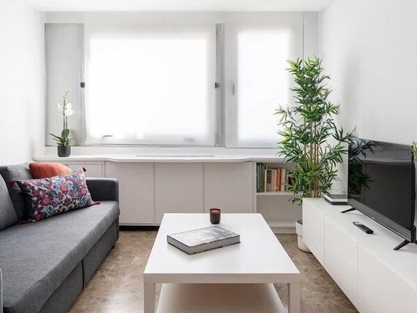 Smart TV - Colon Apartment II by Flatsweethome (Madrid)