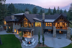 Exterior - Stay Montana | Lion Mountain Luxury Escape (Whitefish)