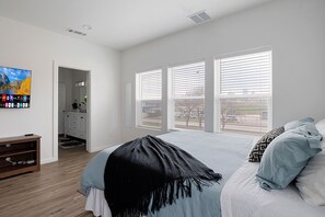 5 Schlafzimmer, Bügeleisen/Bügelbrett, WLAN, Bettwäsche