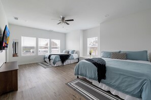 5 chambres, fer et planche à repasser, Wi-Fi, draps fournis