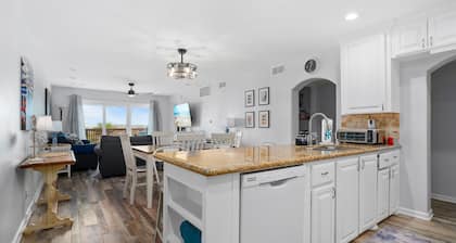 La Mirage Condo 112 Beachfront Resort Condominiums with Private Boardwalk