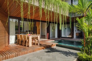 屋外ダイニングエリア