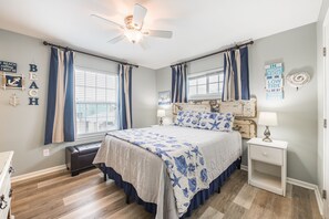 3 bedrooms, iron/ironing board, WiFi, bed sheets
