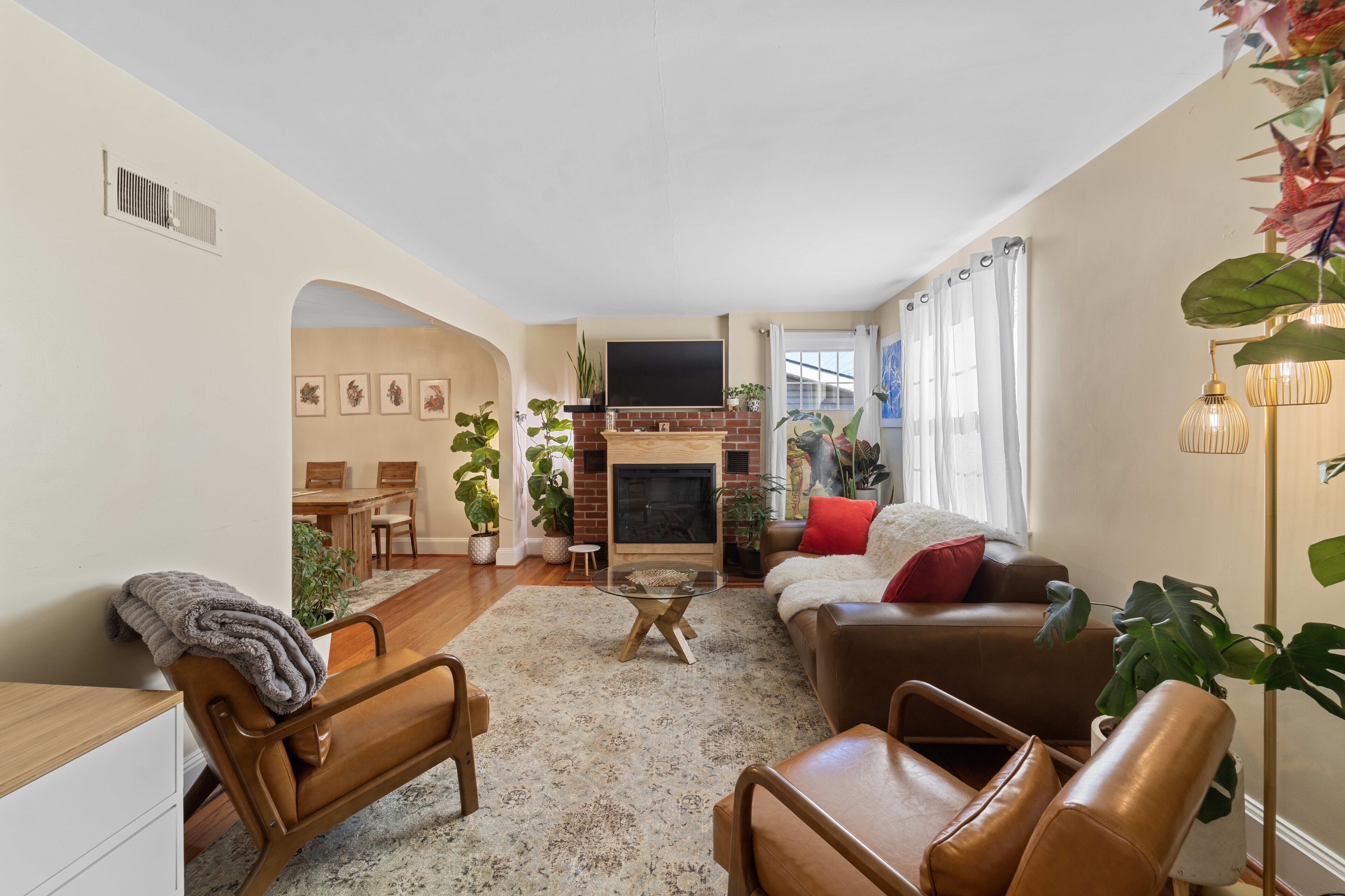 A 3-bedroom house just a 20-minute walk from historic Harpers Ferry. 