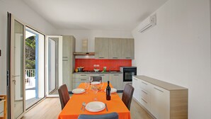 Dining - La Primula Apartment 2 with Sea-View, Salve, Italy (Salve)