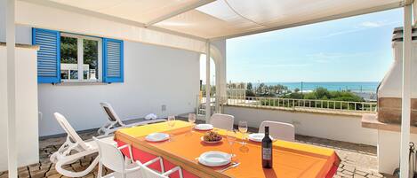 تناول الطعام بالخارج