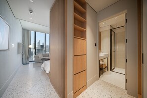 1 habitación, tabla de planchar con plancha, wifi gratis y ropa de cama 