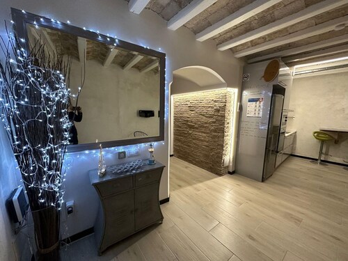 Private room near bus station and shops