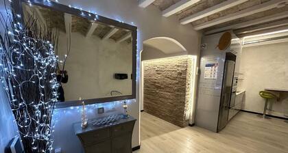 Private room near bus station and shops