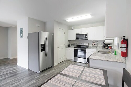 Tranquil 3BR / 2BA retreat in Port Charlotte - Sun Dappled