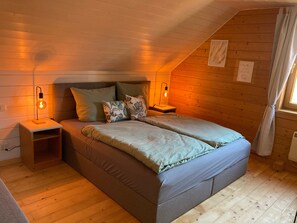 2 bedrooms, free WiFi, bed sheets - Apartment 'Ferienhaus Sonnenschein' with Private Terrace, Private Garden and Wi-Fi (Hasselfelde)