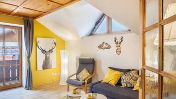 TV, fireplace, ping pong