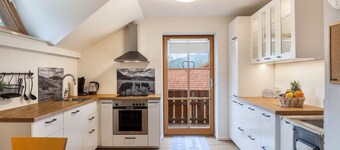 Apartment "Mair - Sonnaufgang" with Mountain View, Shared Terrace & Wi-Fi