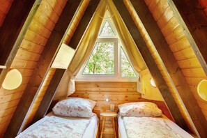 2 bedrooms, free WiFi, bed sheets - Vacation Home "Villa Königsdorf Am See" with Lake View, Private Terrace & Wi-Fi (Waldkirchen)