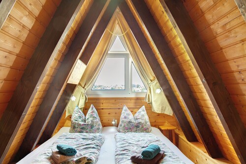 Ferienhaus "Villa Königsdorf Am See" mit Seeblick, privater Terrasse und WLAN