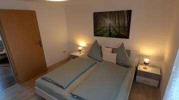 1 bedroom, WiFi (free), bed sheets