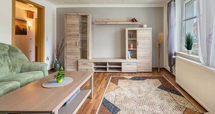 Apartment 'Ferienwohnung Zum Specht' with Mountain View, Private Terrace and Wi-Fi