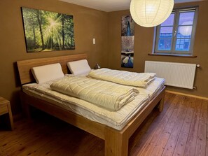 1 bedroom, free WiFi, bed sheets - Apartment 'Schöneberger Bauernhof - Hühnerhaus' with Shared Garden and Wi-Fi (Hofgeismar OT Schöneberg)