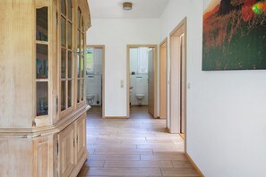 Interior - Apartment 'Ulrich' with Mountain View, Shared Terrace and Wi-Fi (Oberried-Hofsgrund)