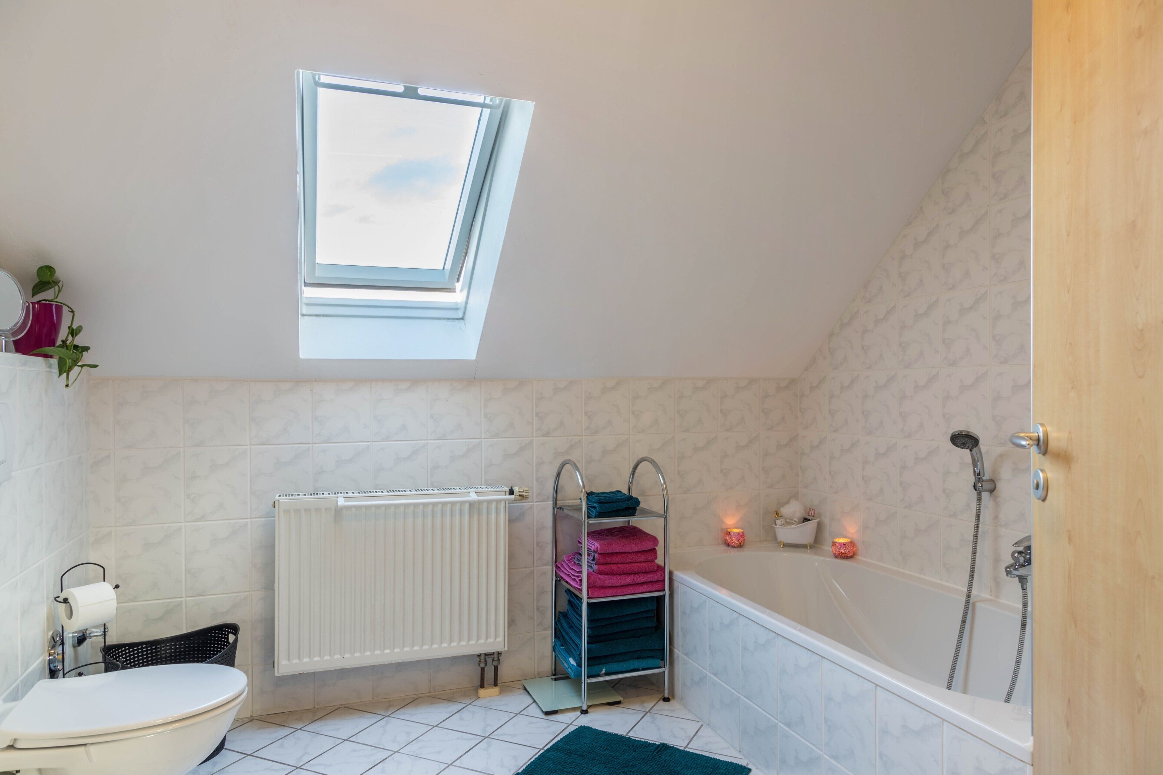 Shower, free toiletries, hair dryer, towels