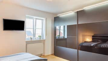 1 bedroom, iron/ironing board, free WiFi, bed sheets