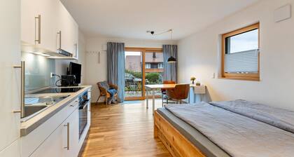 Studio Apartment 'Sonnenhalde' with Lake View, Private Terrace and Wi-Fi