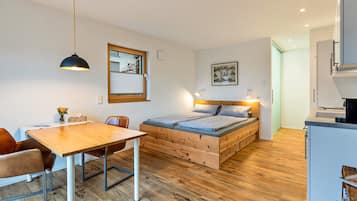 1 quarto, Wi-Fi de cortesia, roupa de cama