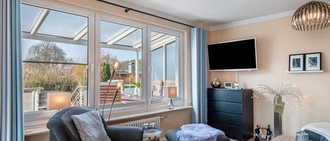 Téléviseur, foyer, lecteur de DVD, chaßne audio