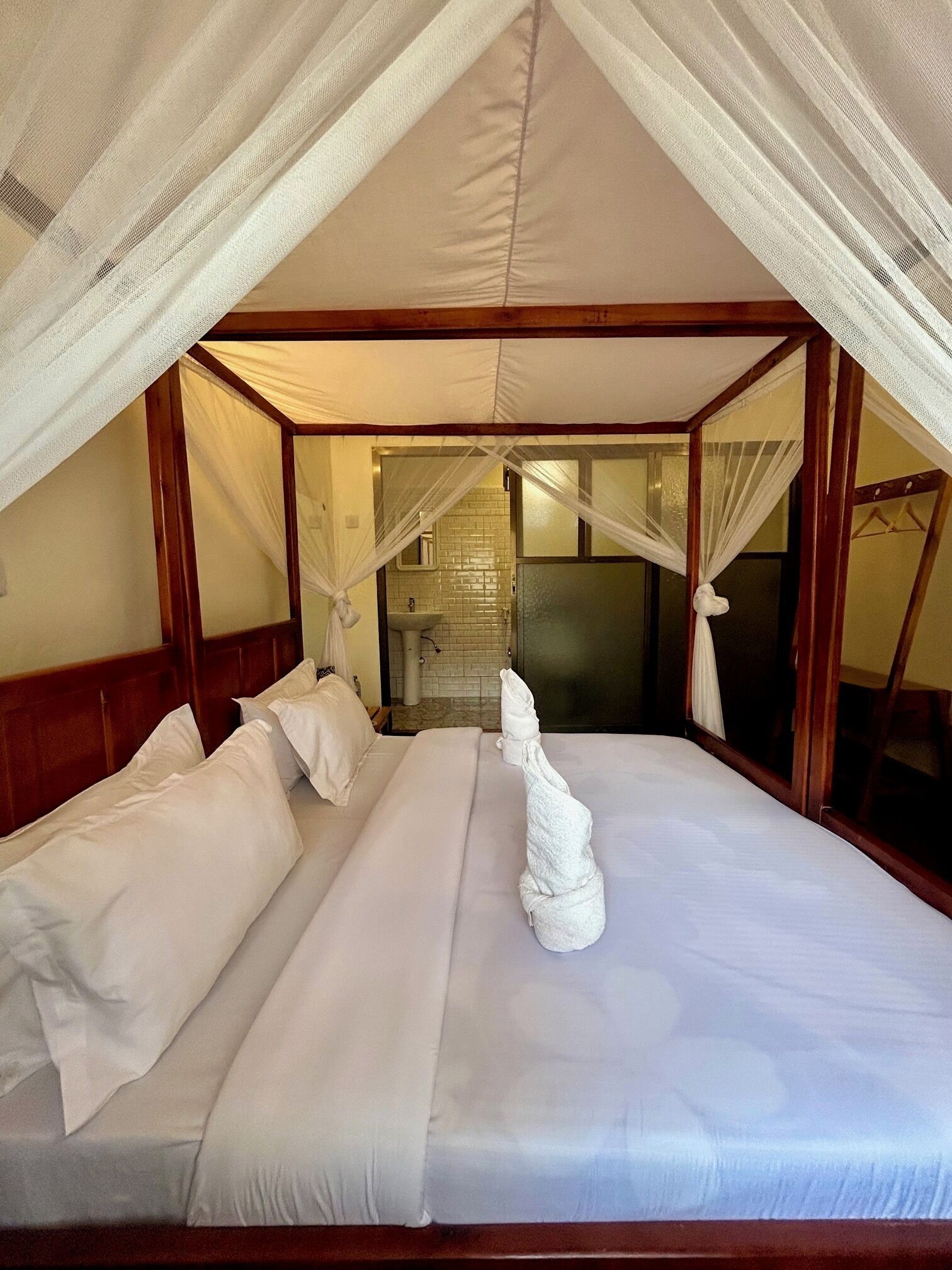 Chambre Standard double ou avec lits jumeaux, 1 lit double | Système d’insonorisation, accès au Wi-Fi (inclus), literie fournie