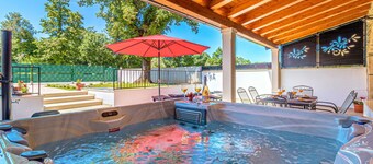 3 bedroom stunning home in Brscici
