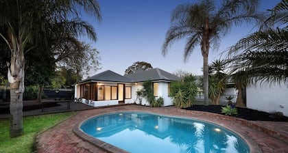 Luxury 5 Bedrooms, Pool, Calm and Serene place