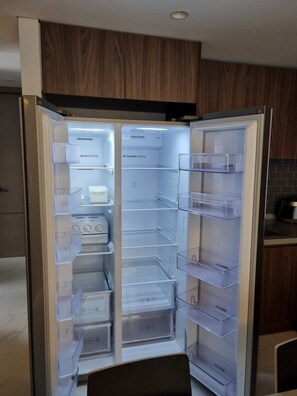 Full-size fridge, microwave, stovetop, espresso maker - Somsom House (Seogwipo)