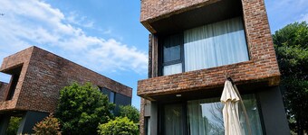 Somsom House