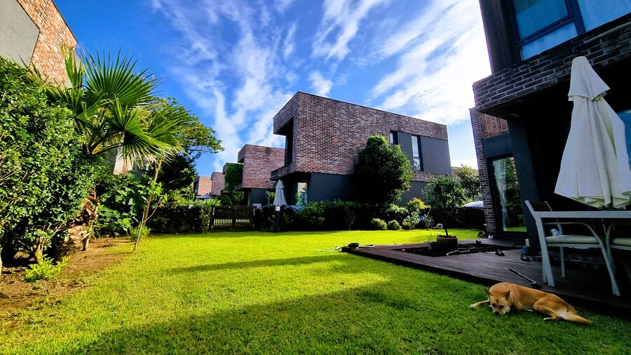 Somsom House