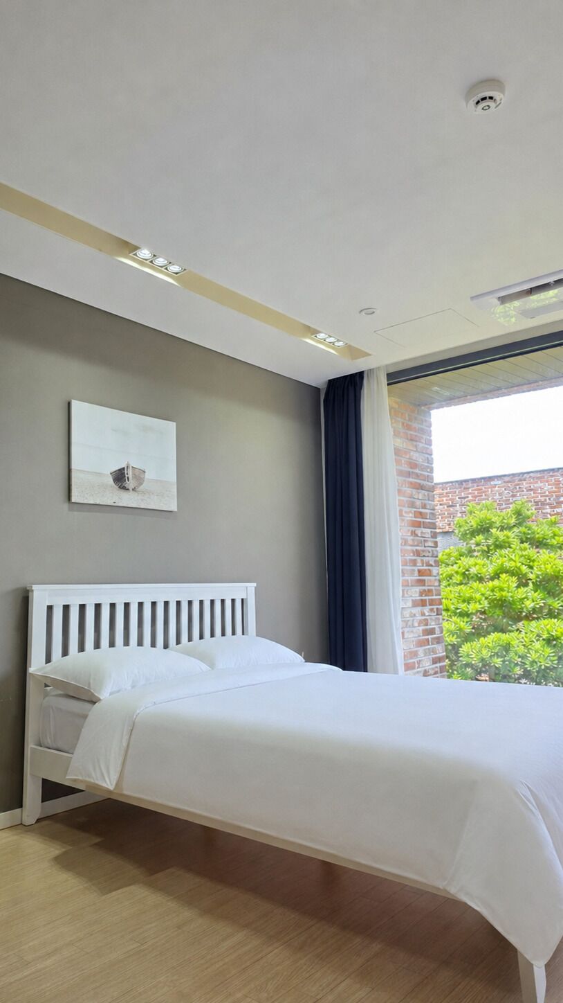 SOMSOM HOUSE 15 | 2 bedrooms, Egyptian cotton sheets, premium bedding, Select Comfort beds