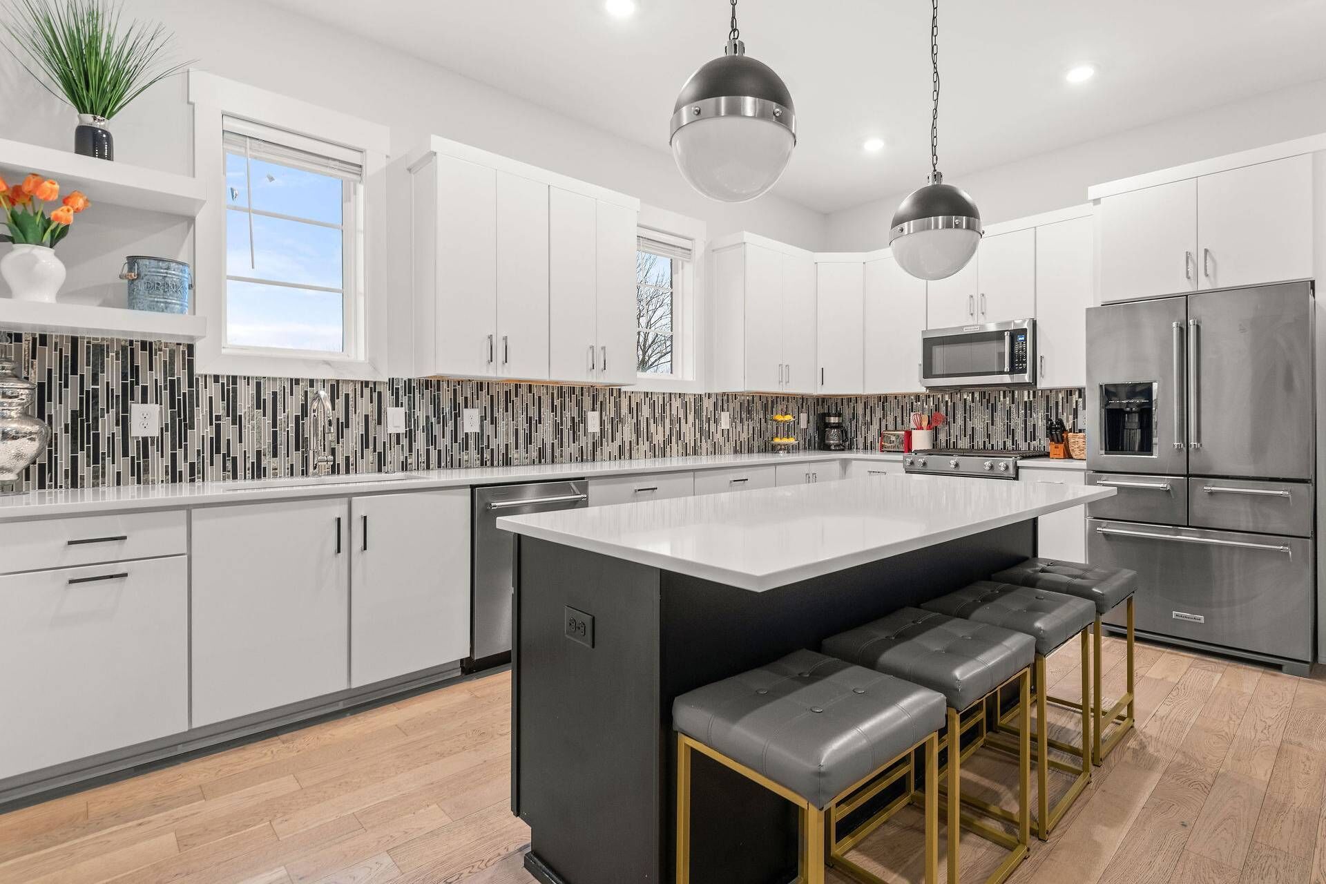 Kühlschrank, Mikrowelle, Geschirrspüler