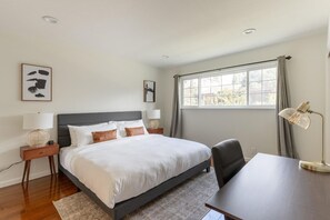 4 chambres, fer et planche à repasser, Wi-Fi, draps fournis