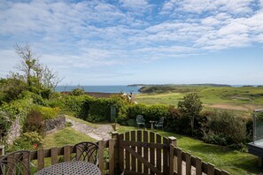 2 bedrooms - Caldey Island View - Sea Views and Log Burner (Tenby)
