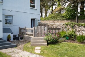 House | 2 bedrooms - Caldey Island View - Sea Views and Log Burner (Tenby)