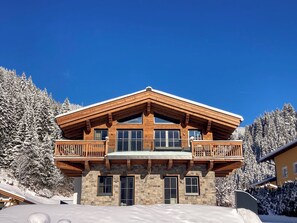 Exterior - Spacious chalet with wellness and views (Wagrain)