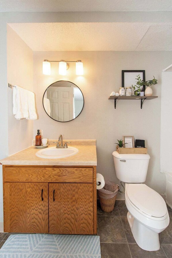 Shower, towels