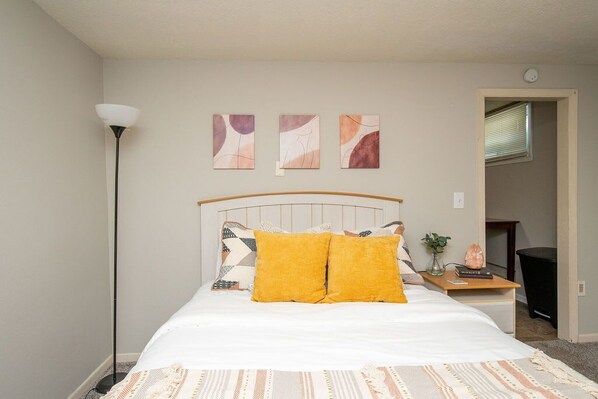 1 bedroom, WiFi, bed sheets