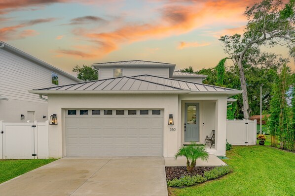 Exterior - Live Like A Local- Brand New Beach Side Home! (New Smyrna Beach)
