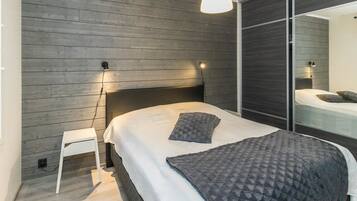 2 habitaciones, tabla de planchar con plancha y acceso a internet